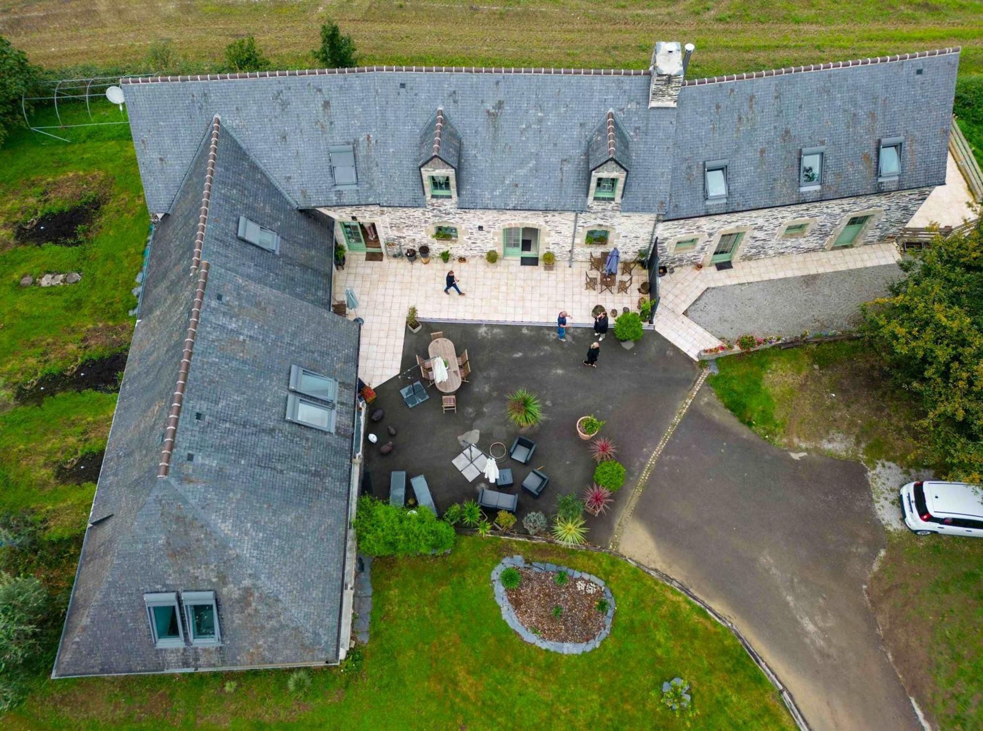 Les Pierres Bleues Bed & Breakfast Saint-Coulitz Екстериор снимка